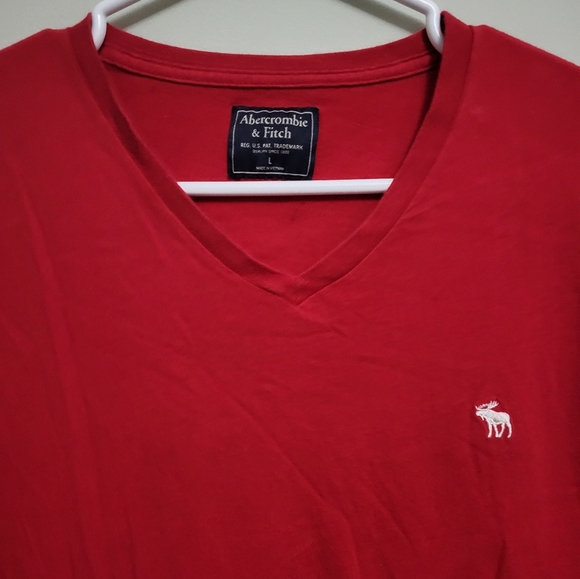 Abercrombie and Fitch men's size large red tshirt - Picture 2 of 2